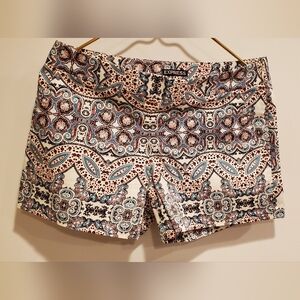 EXPRESS WOMEN'S MULTICOLOR SIDE POCKETS, SIDE ZIPPER SHORTS.SIZE 4.EXPRESS WOMEN